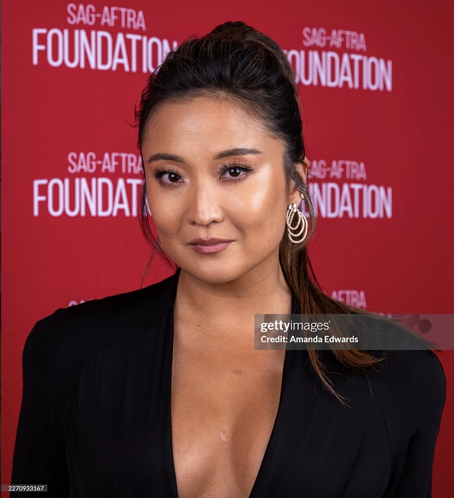 إطلالة ساحرة لنجمة إيميلي في باريس أشلي بارك بمجوهرات نودار القطرية