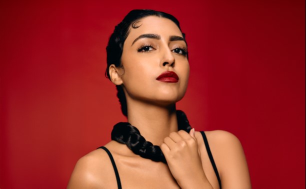 Vimi Joshi Beauty ثورة في عالم المكياج لإلهام وتمكين المرأة الواثقة