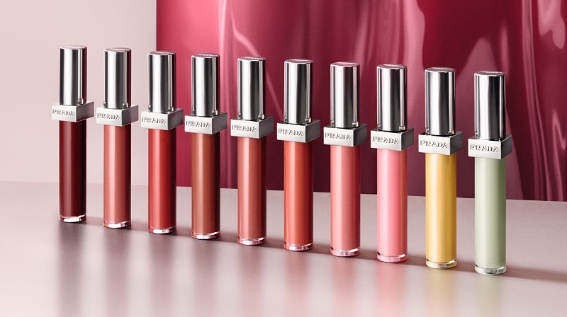 اكتشفي مجموعة Prada Reflection اكتشفي مجموعة Prada Reflection.