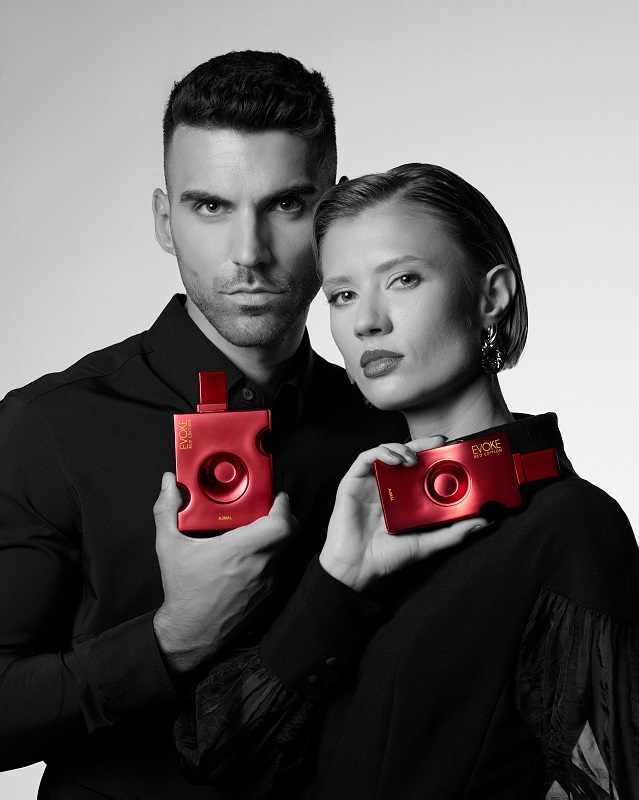 عطر إيفوك ريد من أجمل دبي ثنائي عطري يجسد الثقة والجاذبية للرجل والمرأة