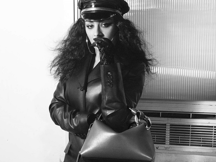 JW ANDERSON PARTNERS WITH CHARLI XCX FOR THE CORNER BAG