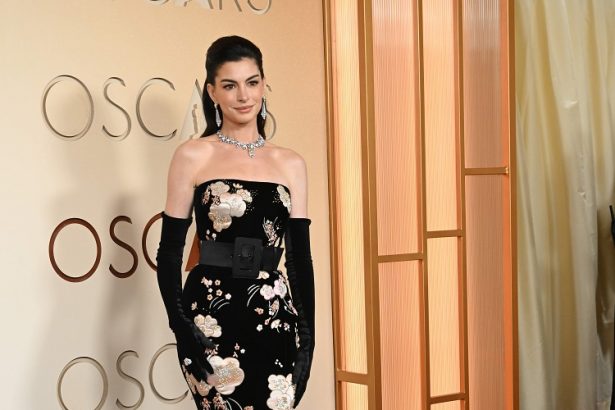 Anne Hathaway’s Timeless Elegance in Roger Vivier